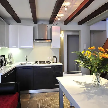 Palace La Vida Apartments By Wonderful Italy-3